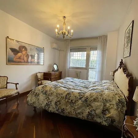 Stanza Classica Eur Tintoretto Bed & Breakfast